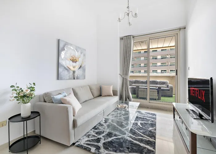 Vayk - Vibrant 1 Bd In The Marina With Spacious Terrace