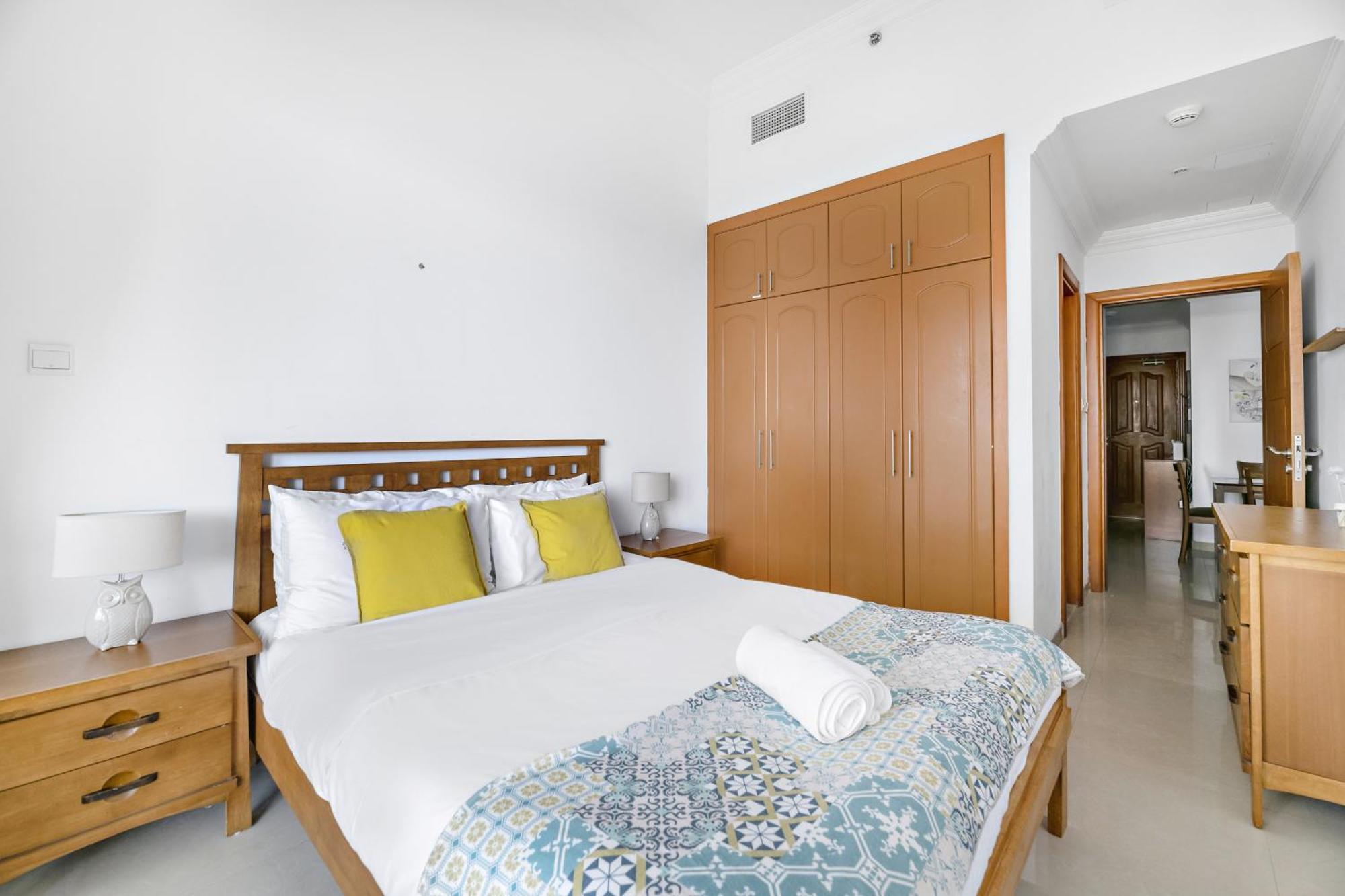 Vayk - Vibrant 1 Bd In The Marina With Spacious Terrace Dubai