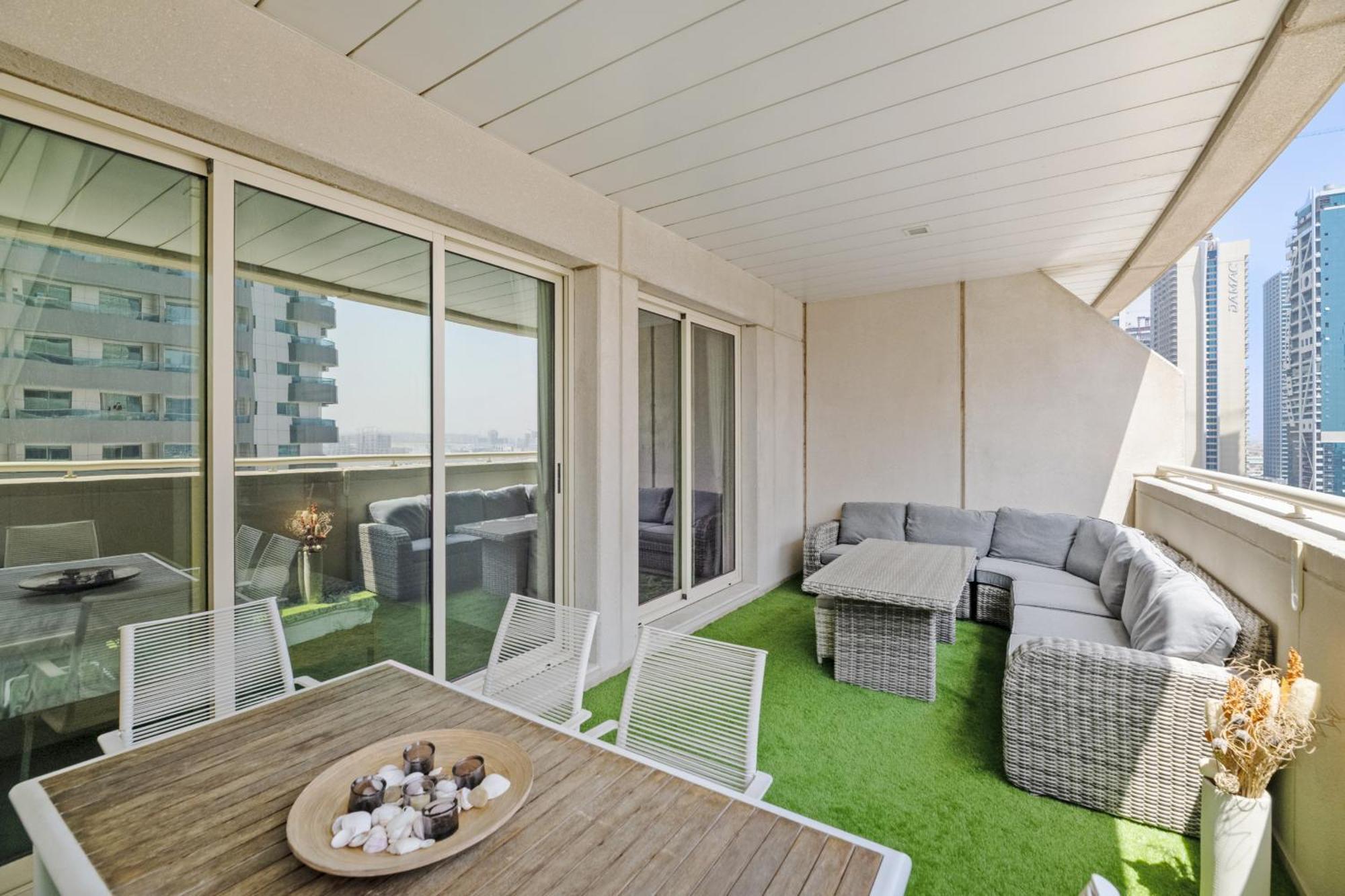 Vayk - Vibrant 1 Bd In The Marina With Spacious Terrace Apartment Dubai